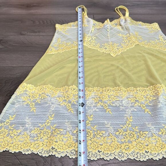 NWOT Wacoal Embrace Yellow And White Lace Chemise Slip Size L/XL - Picture 9 of 11